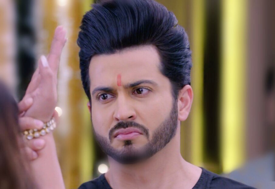 DheerajDhoopar8's tweet photo. Their Brother Love ❤😘
Karan knows Rishabh cannot do anything... 😍😍😍😍
Karan you nailed yesterday episodes....  Always Supporting his brother ❤❤❤❤ #KundaliBhagya #TheKaranLuthra @DheerajDhoopar @ManitJoura https://t.co/ShBiy0TPTS