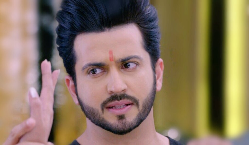 DheerajDhoopar8's tweet photo. Their Brother Love ❤😘
Karan knows Rishabh cannot do anything... 😍😍😍😍
Karan you nailed yesterday episodes....  Always Supporting his brother ❤❤❤❤ #KundaliBhagya #TheKaranLuthra @DheerajDhoopar @ManitJoura https://t.co/ShBiy0TPTS