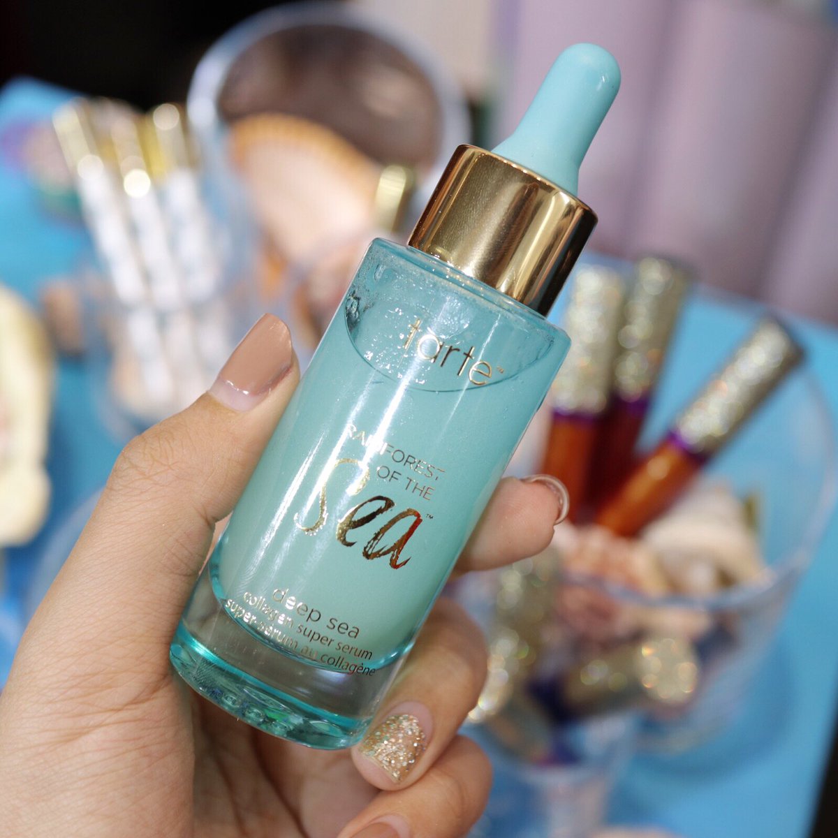ling_wrsc's tweet photo. Tarte ก็ออกมาเยอะเลยนะ วางขายแล้วว มีทั้งเซรั่ม รองพื้น อายแชโดวจิ้มจุ่ม และอีกเยอะมากก พาเลตอายแชโดว พาเลตบลัชออนอะไรงี้เพียบ
#SephoraTHSpring19 #MySephoraTH https://t.co/qEsjmL39yg
