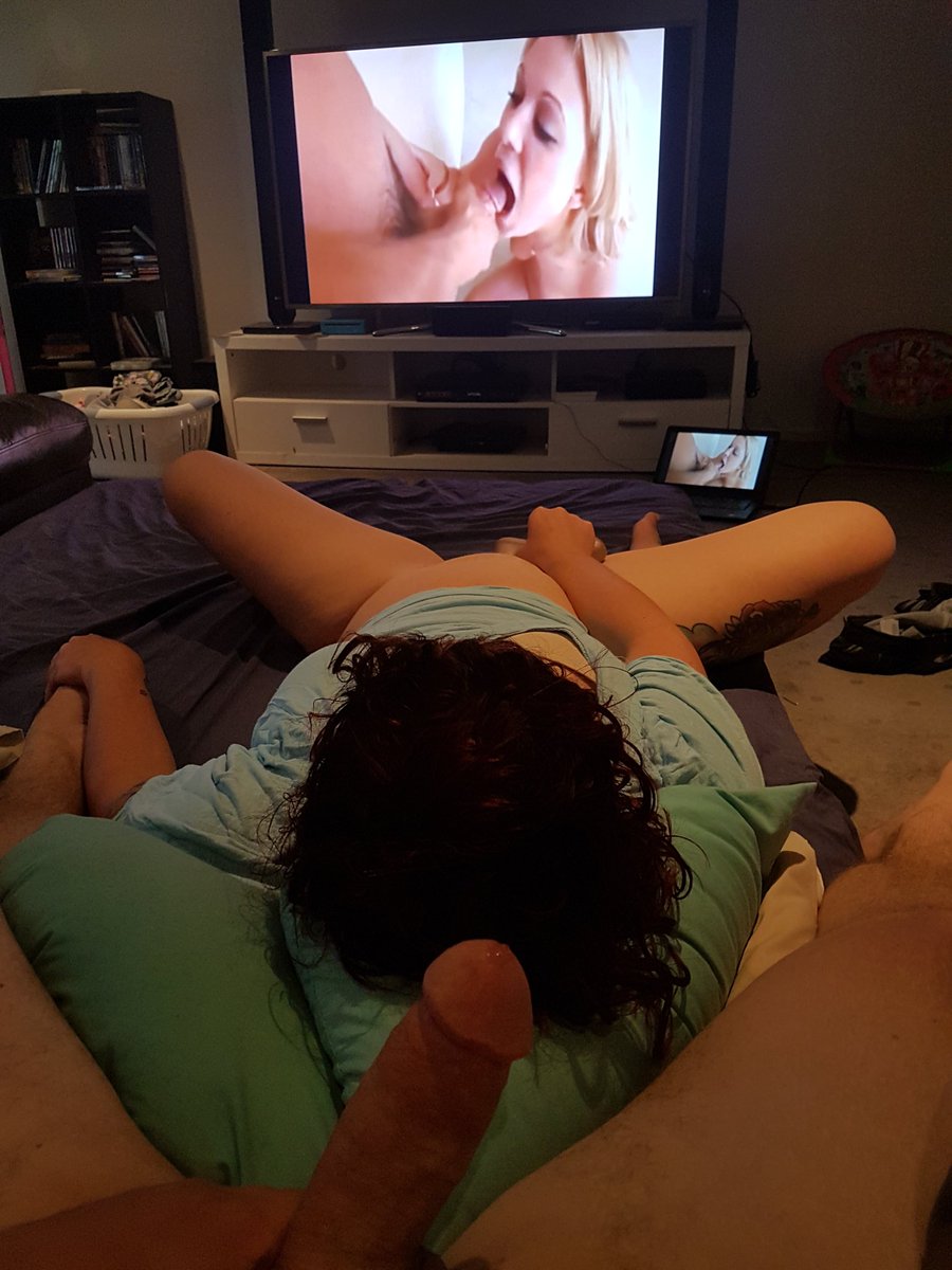 Downunderpinup's tweet photo. On a rainy day we got out for a fish caught some lunch had some amazing sex and well what's left but to drag a mattress into the media room and watch eachother play. A couple that plays together stays together xxx
#slutwife #milf #bilady #squirt #horny #hotwife #squirter #ngot https://t.co/9KvLPuUpre