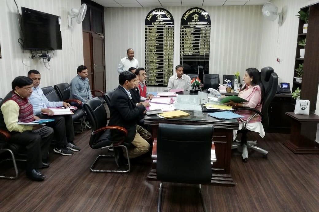 sonalgoelias's tweet photo. Review meetings for progress of Department flagship schemes &amp; projects etc with concerned officers at HSVP Faridabad; 
#CitizenServiceDelivery #Governance https://t.co/Hvz8IsoZXU