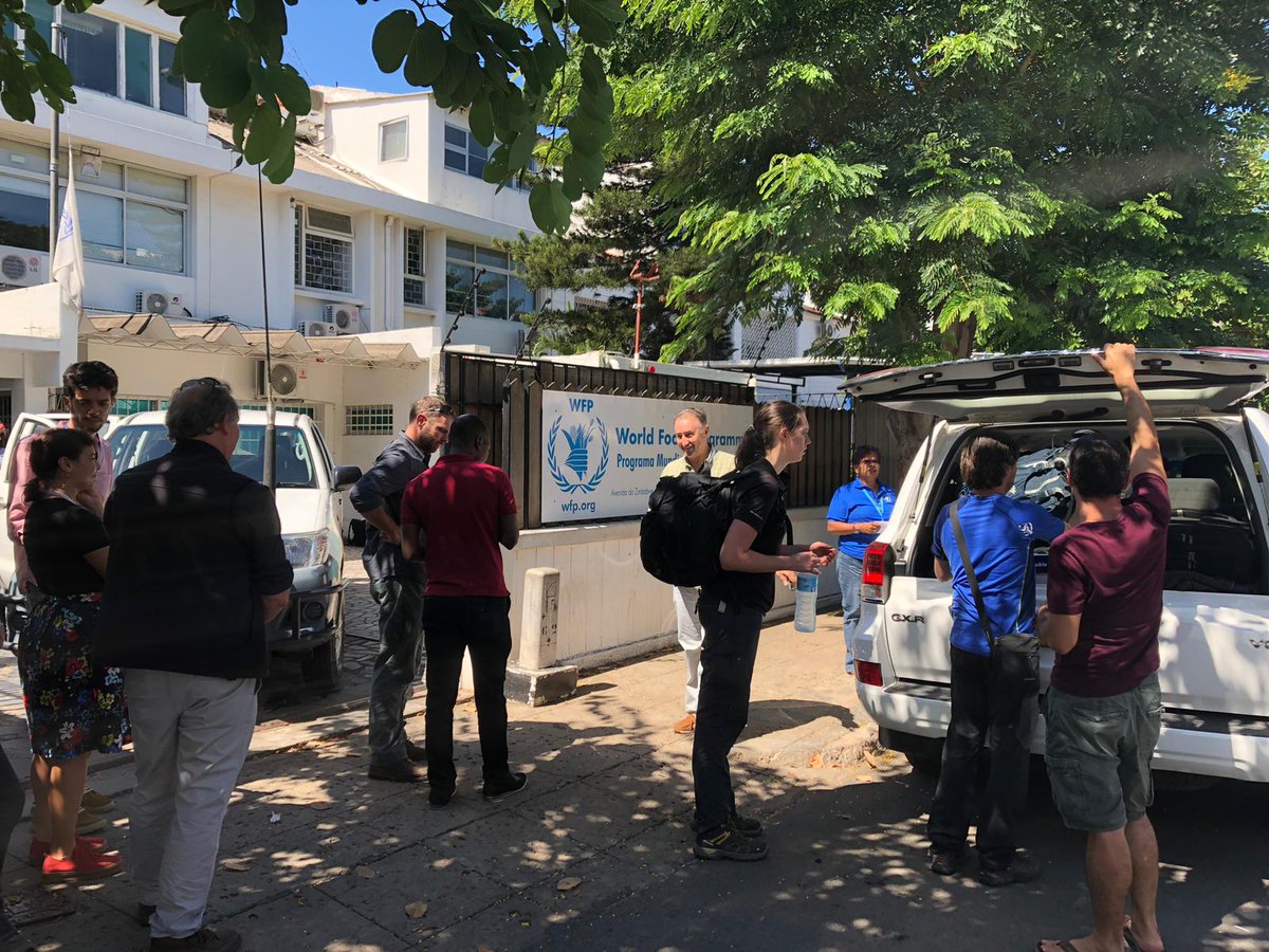 UNOCHA_ROSEA's tweet image. An inter-agency team with @UNOCHA, @WFP, @unicef &amp;amp; @TSF_Intl are en route to #Beira by road. The airport of Beira, the city most impacted by #CycloneIdai, is not currently operating, electricity and communications are cut off, and houses destroyed.