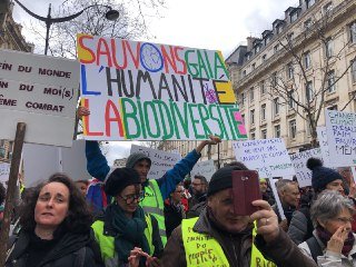 CRID_asso's tweet photo. Contre le racisme et toutes les discriminations! Fin du monde/Fin du mois, meme combat! #MarcheDuSiecle #16mars https://t.co/dmGysQNPVH