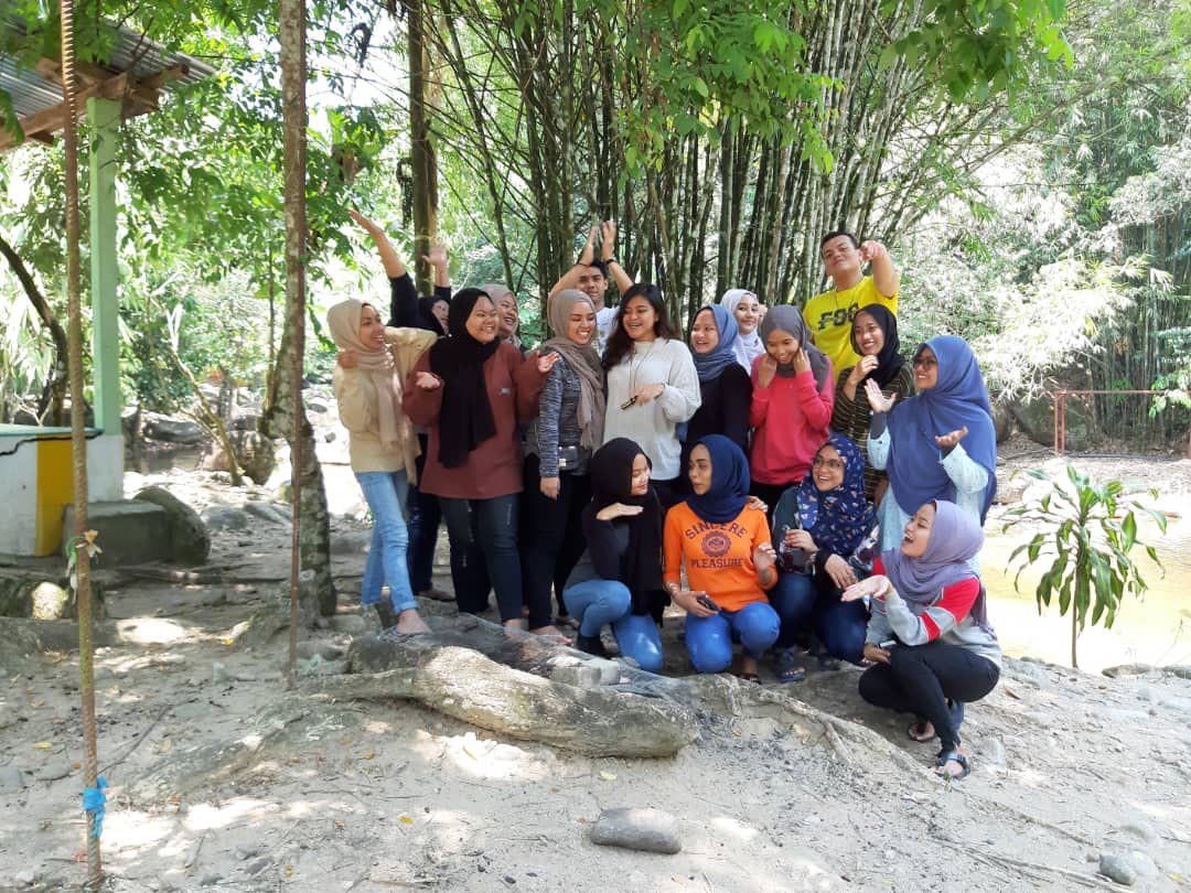 flexr_ev's tweet image. Our team building went well! Moga kami terus utuh kekal cemerlang gemilang terbilang 🧡