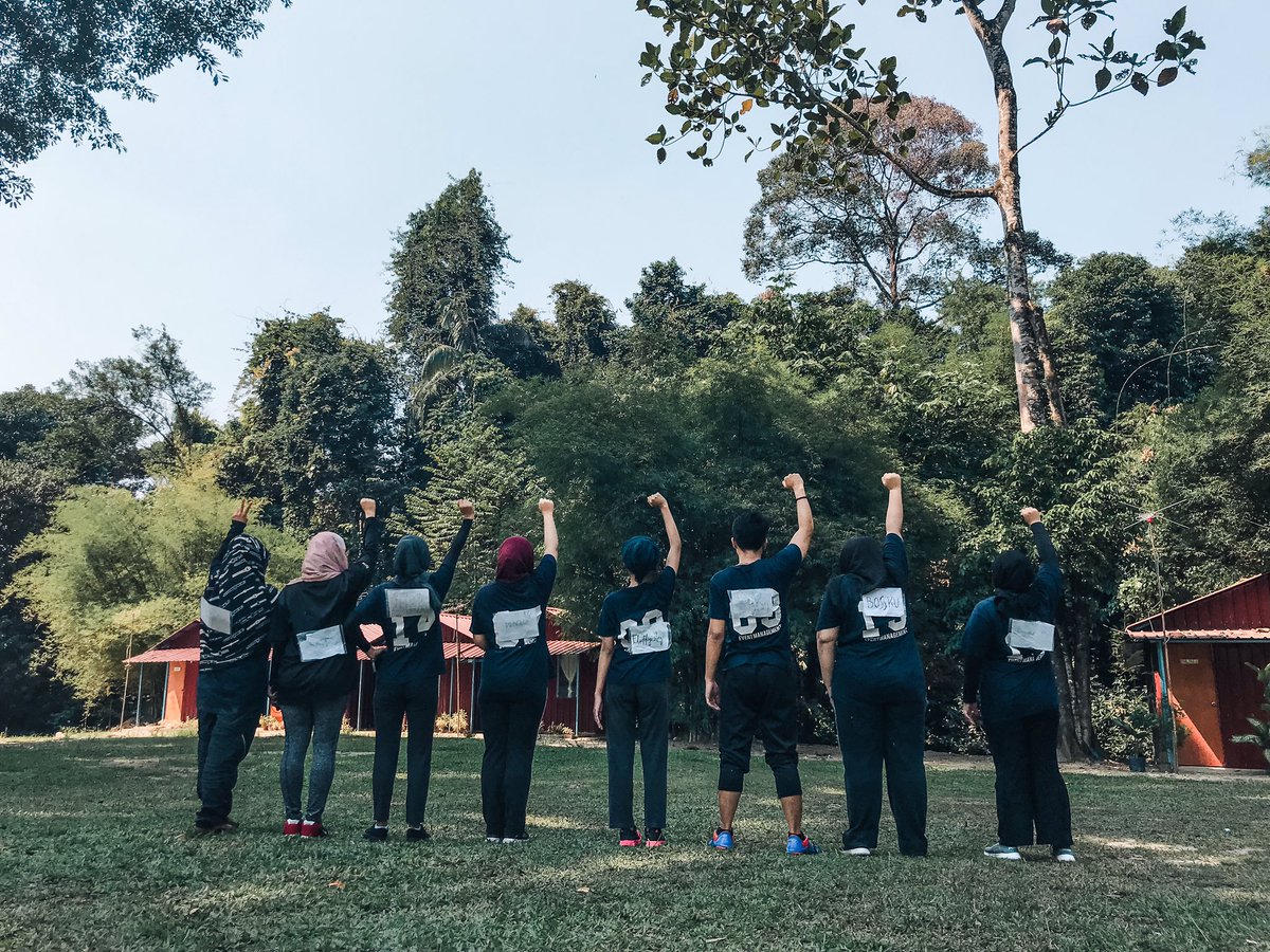 flexr_ev's tweet image. Our team building went well! Moga kami terus utuh kekal cemerlang gemilang terbilang 🧡