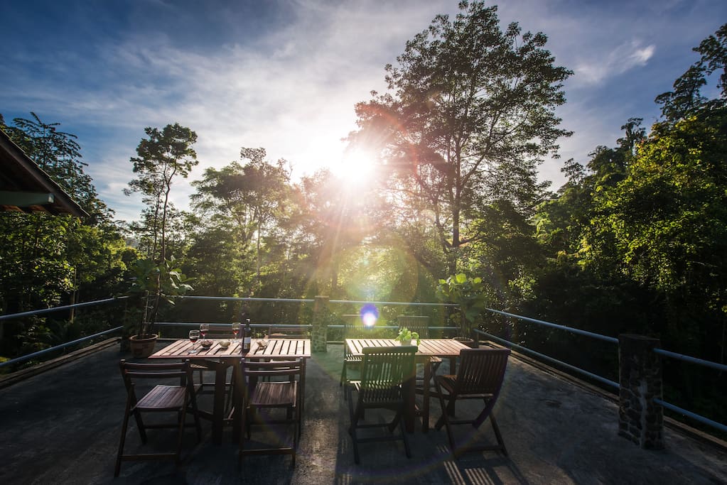 Jomkitamy's tweet photo. [ JomKitaPergi ] - 9 Airbnb Retreats Di Malaysia Yang Sesuai Untuk Korang Buat BBQ Gathering Bersama Kawan Kawan!! 🏘️ #JomKita
.
Ini Adalah Thread BBQ 🍢
.
No. 1 : 📍Rest. Pause. Rainforest Retreat, Bentong, Pahang
.
Harga : 🏷️RM950 per night https://t.co/ohoJz82WKp