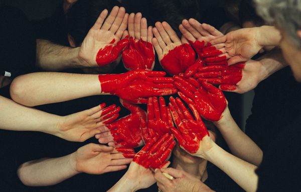 SharonFrame's tweet image. #LoveLift My friend, consider this: "The darker the room the greater the need for light" and love.❤ How can I spread light today to chase out darkness in one corner of my world?💕