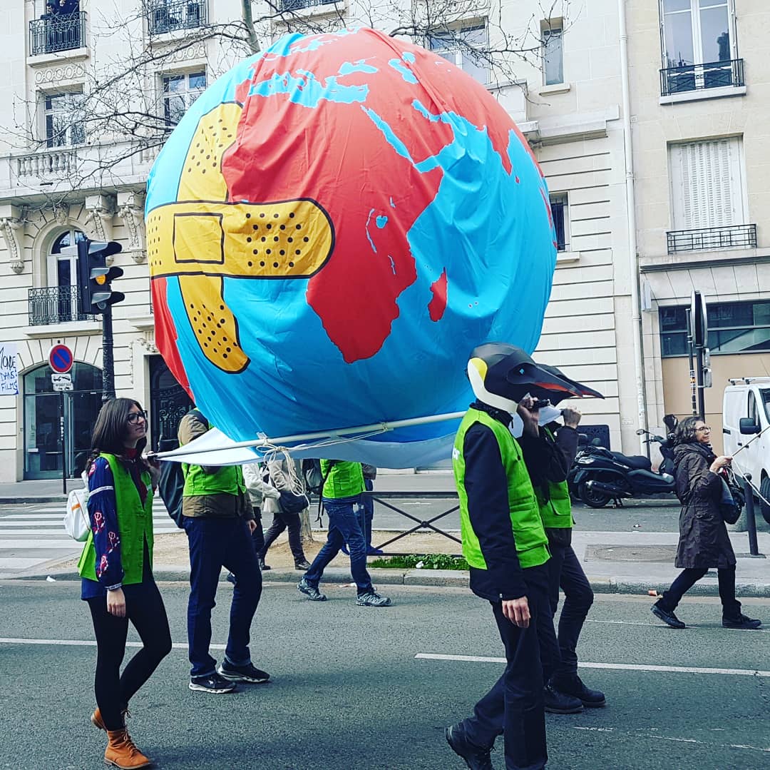 oxfamfrance tweet picture