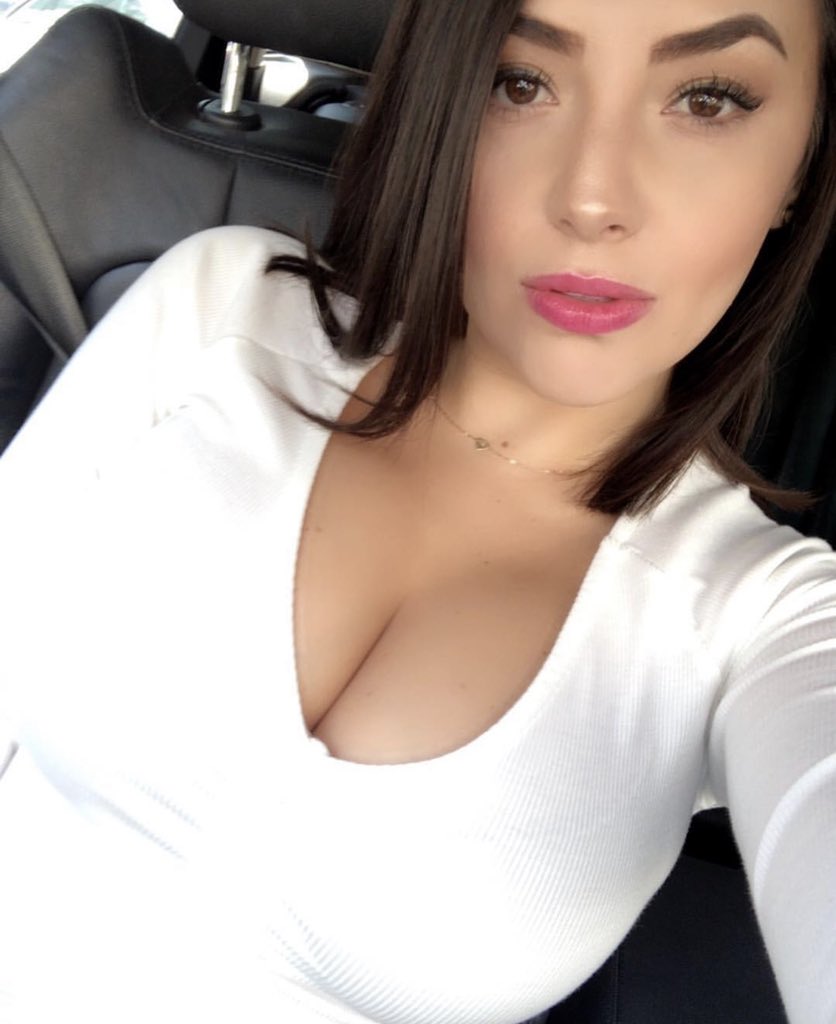 Andreaelmore10's tweet photo. 😘😘 https://t.co/elefVNr4oc