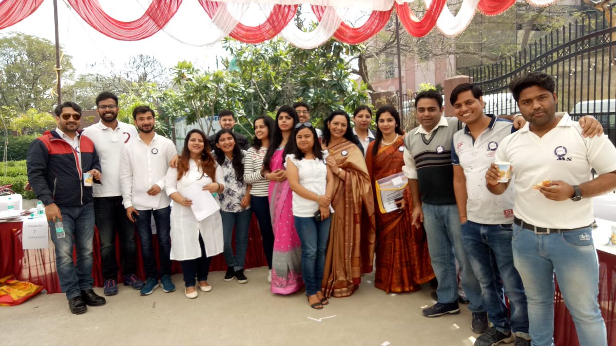 birlasoft's tweet photo. #BirlasoftCSR | #EVidya Program | Glimpses of the felicitation ceremony earlier today, held at GGIC, #Noida. The team from Birlasoft, over the past year have been supporting the education of 500 girls through the #digitaliteracy program. (1/3)... https://t.co/npC17Ur5B4