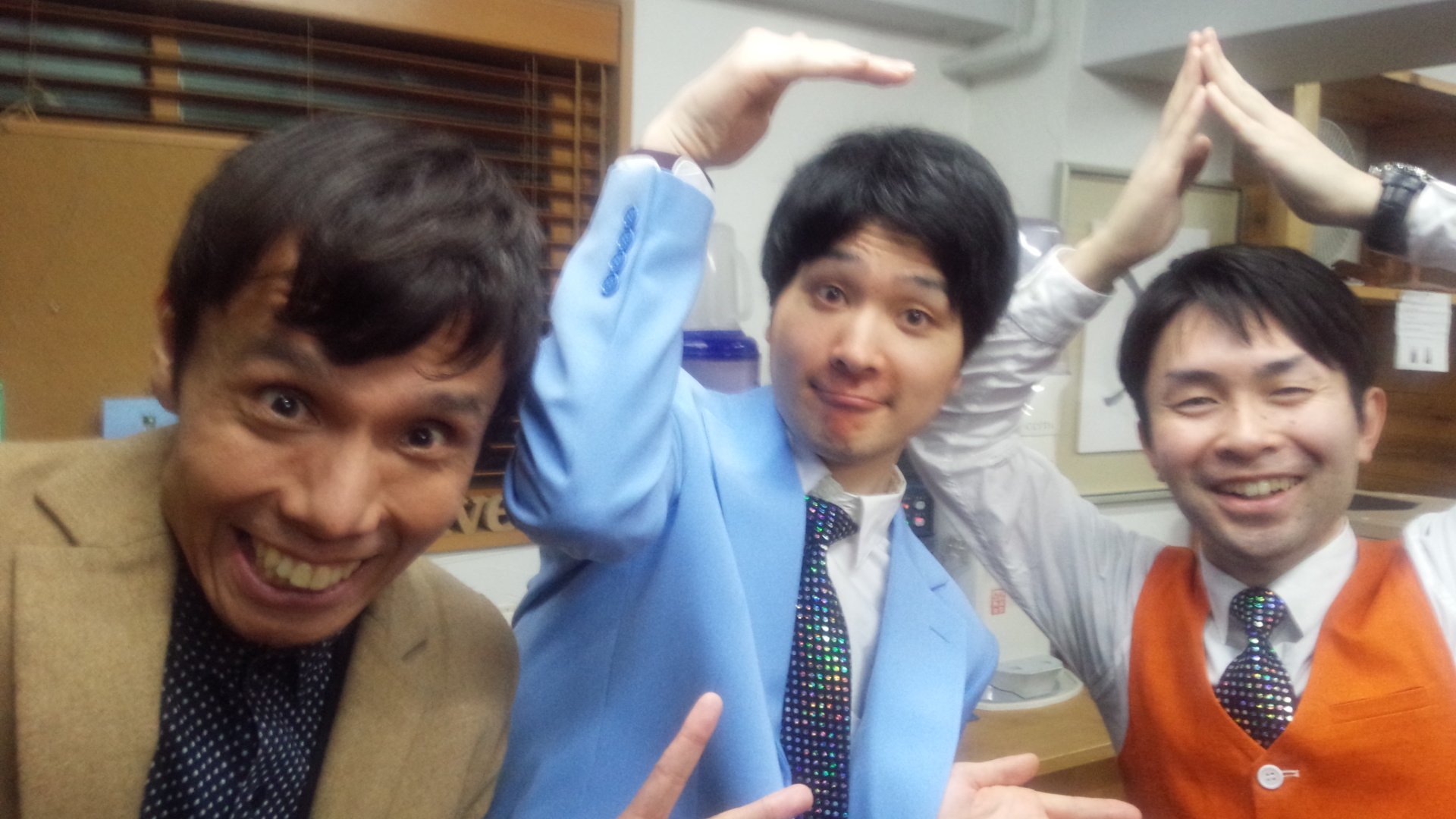 オレンジキャット 藤原 はエスパルスサポーター スマイルライブ出番終わってます 今日もまあまあのウケでした お越しのお客様ありがとうございました 明日の漫才は 新宿バッシュでパワーオブフリーです オレンジキャット スマイルライブ