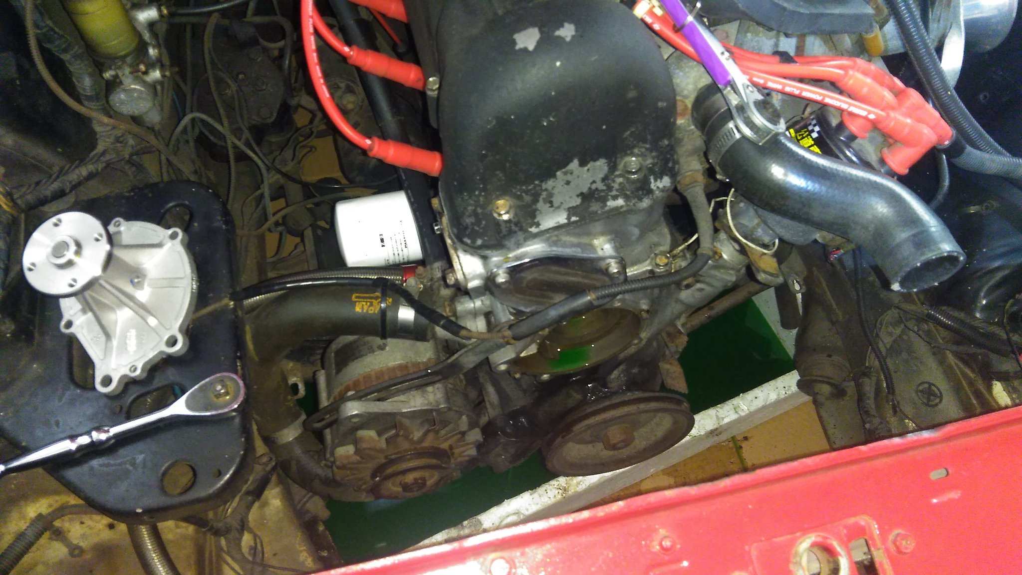 Sho A Twitter ウォーターポンプ交換中 旧車は構造が単純でいいわぁ T Co Wqg0jgegza Twitter