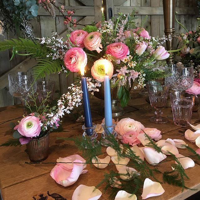 InaGaddaFlowers's tweet photo. Just a little bit excited this weekend 🤩🤩🤩starting yesterday with @leafycouture @wharfedalegrange and a whole team of super talented wedding and flower folk 💕for a super styled wedding edit.
Today is epic party day @leftbankleeds for a super special … https://t.co/cV7QPtiq5b https://t.co/4vvsQVUk2s