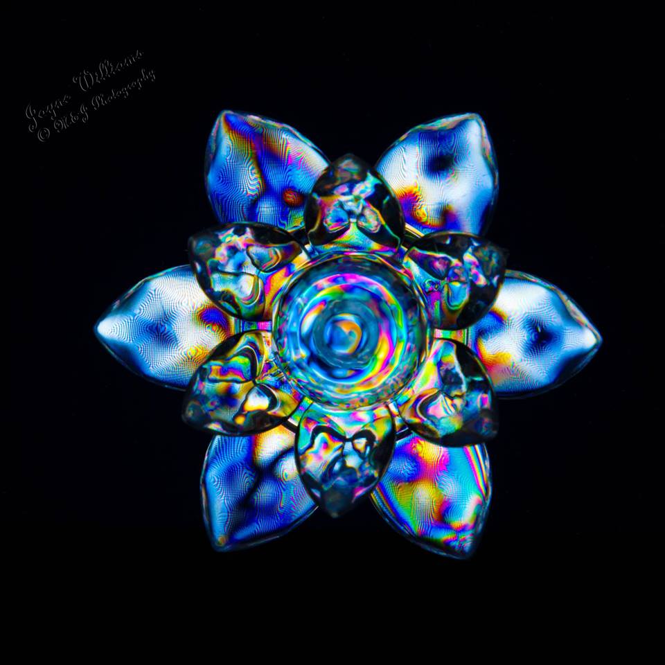 ConwyCameraClub's tweet photo. members images from a special interest group @conwycameraclub where #pixelstickart and #crosspolarisationphotography was the subject using simple clear plastic objects. why not join us, Tuesday evenings 7.15pm for 7.30pm start at  @YMorfaVenue https://t.co/cmEtK47UMW