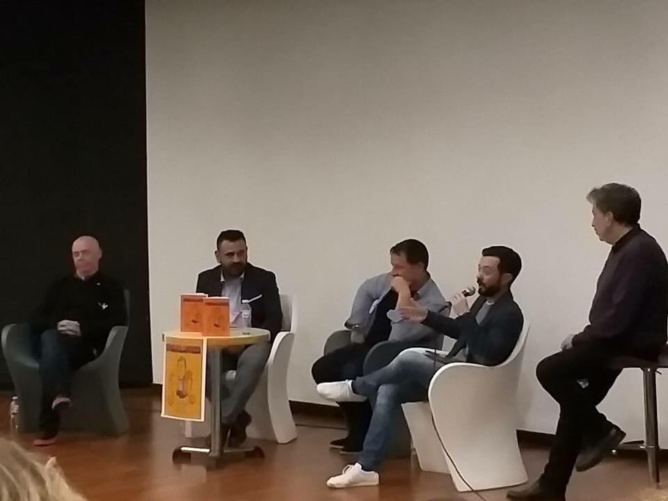 Queremos agradecer a tod@s l@s que nos acompañaron el pasado  jueves en la presentación del libro "menores en el Laberinto", AMPAS, Policías  de otros Aytos, Comunidad educativa, FEMP, compañer@s, familias, amigos..... GRACIAS DE CORAZÓN por estar siempre ahí 😊