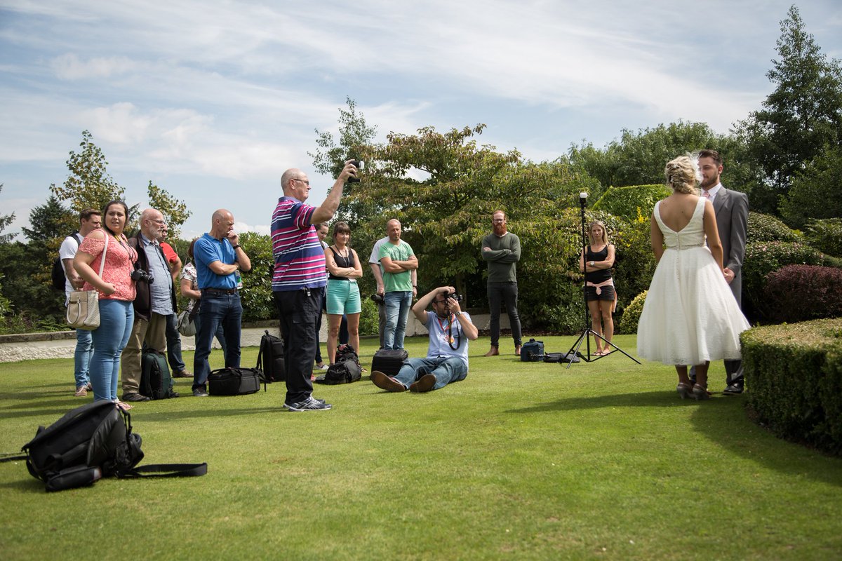 coleggwent_cym's tweet image. Mae ein tiwtoriaid #ffotograffiaeth yn y #PhotographyShow, Birmingham NEC y penwythnos hwn. Dewch i’w gweld ar stondin K134 i ddysgu am y cyrsiau #tirwedd #portreadau a #priodasau anhygoel a redir gennym 📷 coleggwent.ac.uk/LluniauProffes…