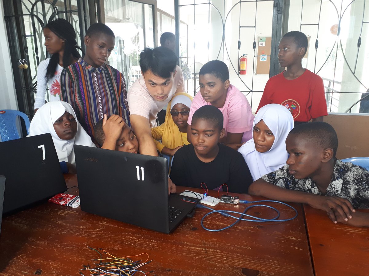 appsandgirls's tweet image. Happy #Arduino day! We're having a fun filled Arduino event collaborating with @niavation. Our students are excited to make #LED lights using Arduino programming
#ArduinoD19
#AppsandGirls
#TechisFemale