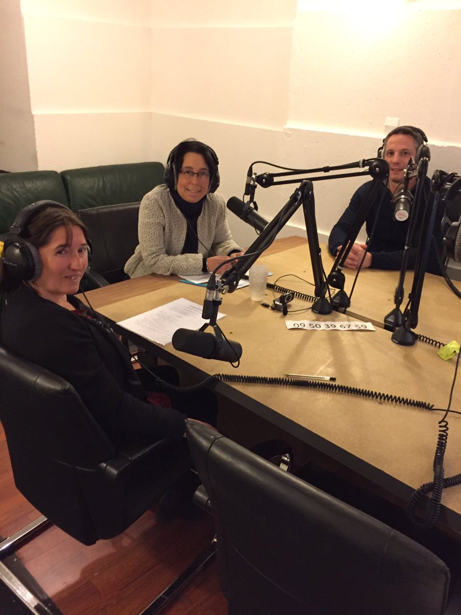 CarineBLOCH's tweet image. #ptitsreporters #jeunesreporters Merci à @benoitlasnier77, de @usepnationale, @SabineCatherine, de @Usep78, Francis Parisot, de @MPT_BarSurAube, Robin et Logan, reporters à l’@estac_officiel, pour leurs riches échanges dans l’émission #VivonsSport de ce jour sur @_CauseCommune_