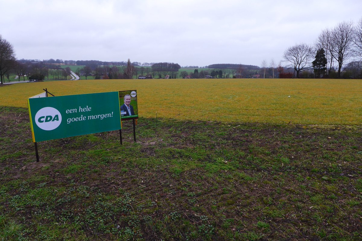 Zou het <a href="/CDAGelderland/">CDA Gelderland</a> tegen insecten en alles wat leeft zijn? Dit door gifgebruik felgekleurde veld bij Groesbeek doet vermoeden van wel. #waterschapsverkiezingen