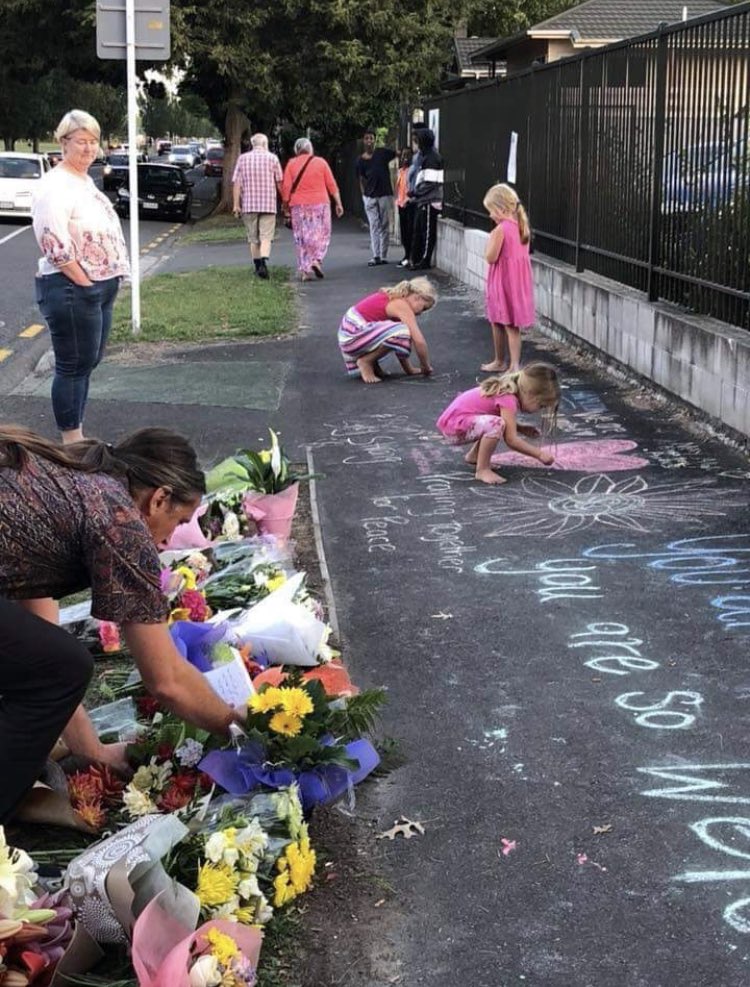 .💐🖤
After the tragic incident that has happened today in Friday prayers for Muslims in New Zealand, some people went to the place of the mosque and put flowers to express their sorrow and sympathy.🇳🇿
 #NewZealandTerroristAttack