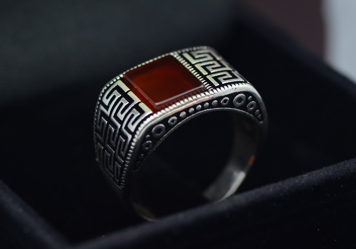 craft_native's tweet image. Mens Vintage Orange Aqeeq Ring Agate Sterling Silver 925 Ring
The ring showcases an elegant design with unique Beautiful Orange Aqeeq stone. 
#agate #menswear #Stylish #rings
#onyx #aqeeq #Trending #timeless
#artisanmade #artisan #sterlingsilver #Gemstone #gemstonejewelry #forhim