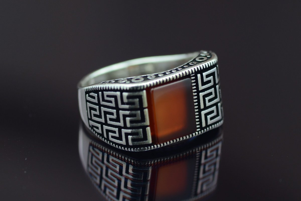 craft_native's tweet image. Mens Vintage Orange Aqeeq Ring Agate Sterling Silver 925 Ring
The ring showcases an elegant design with unique Beautiful Orange Aqeeq stone. 
#agate #menswear #Stylish #rings
#onyx #aqeeq #Trending #timeless
#artisanmade #artisan #sterlingsilver #Gemstone #gemstonejewelry #forhim