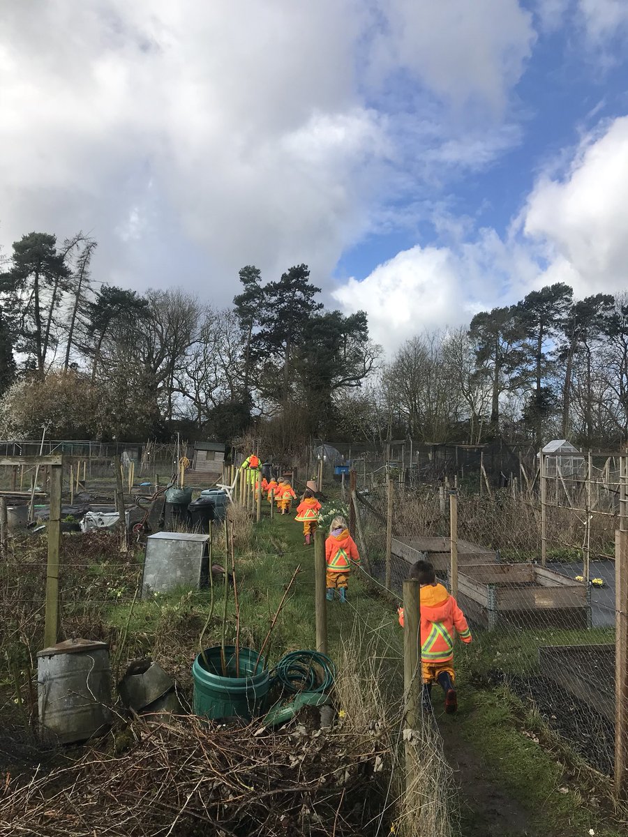 farawaytree1's tweet photo. 2&amp;3 year olds marching up to the allotment plot for a dig! #allotment #childrensallotment #springtime #Muchhadham #eastherts #hertfordshire https://t.co/dJPTRDfAo7