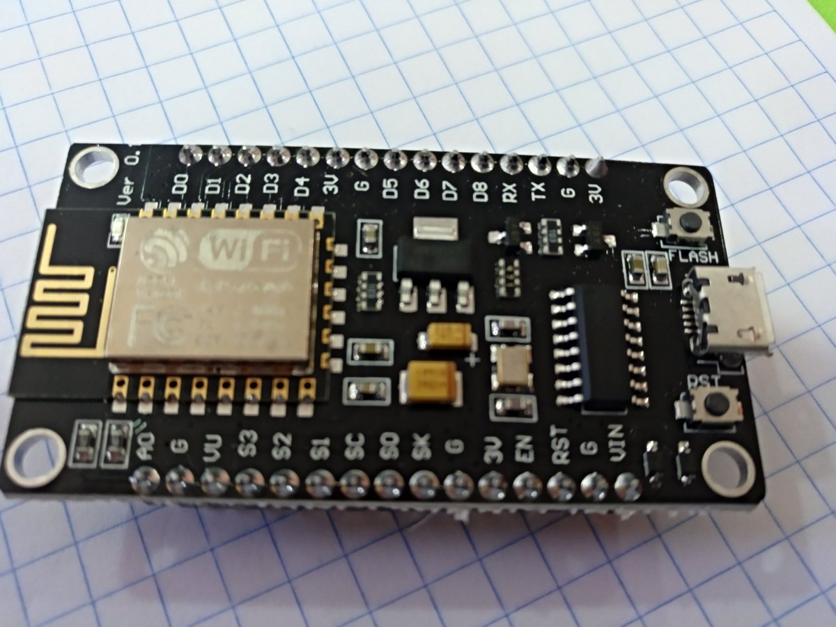 ma_fornet's tweet image. Comenzando el #ArduinoD19 con una jornada de @makersofmurcia y Javier Gil como ponente. Un montón de gente inquieta por hacer cosas diversas unidos por las ganas de aprender