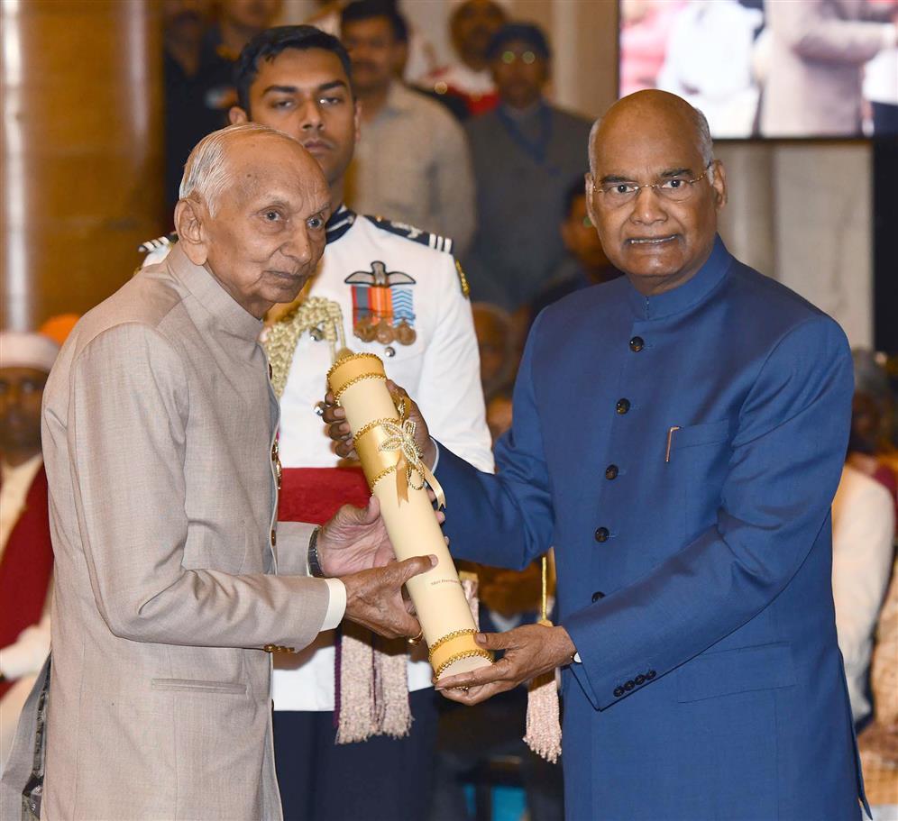 The President Ram Nath Kovind presenting the Padma Vibhushan Award to Dr. Teejan Bai, Anilkumar Manibhai Naik, Mahashay Dharma Pal Gulati and Darshan Lal Jain at the Civil Investiture Ceremony-II at Rashtrapati Bhavan in New Delhi.