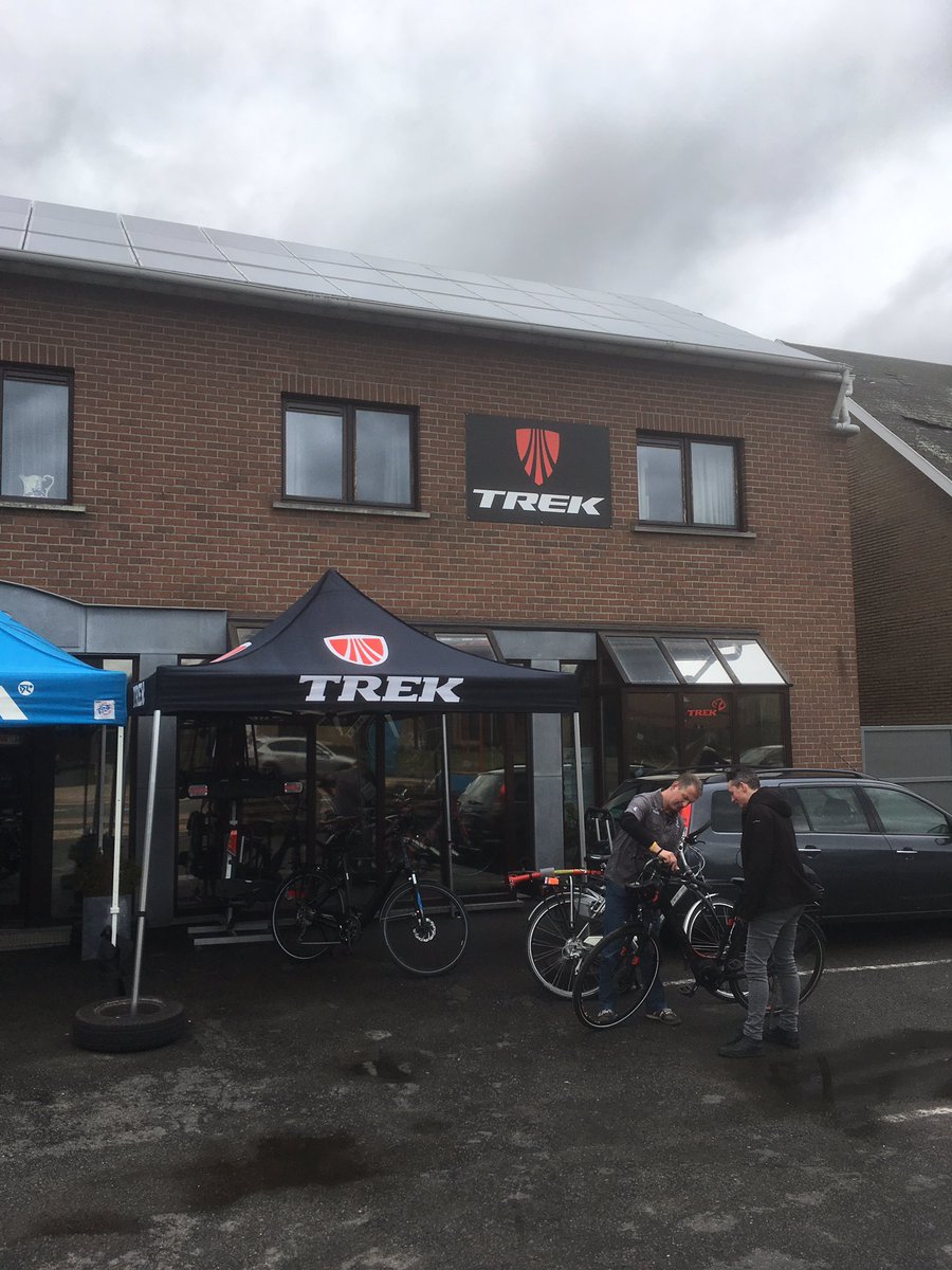 TonyDeHaes's tweet photo. Vandaag zijn onze E-MTB’s te testen bij Megabikecenter Xaveer te Bekkevoort @TrekBikes https://t.co/sbBjVmMHvM
