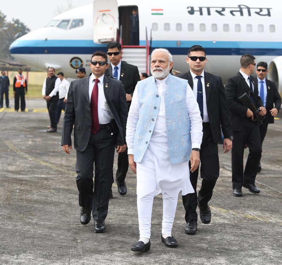 BJPGauravTiwari's tweet image. भ्रष्टाचार के ख़िलाफ़ खड़ा हर भारतीय चौकिदार है - @narendramodi #DeshRakshakModi #MainBhiChaukidar