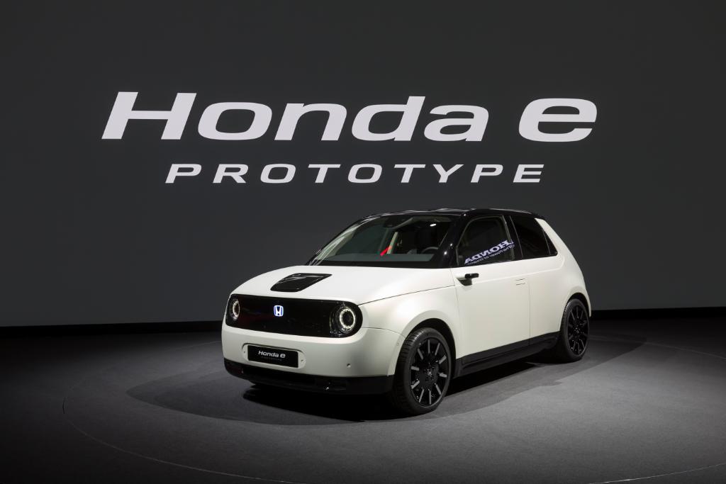 HondaAutoItalia's tweet photo. Rivivi con noi tutti i gioielli Honda presentati al @GimsSwiss #Honda #CRV #Hybrid #HRV #TypeR #F1 #ePrototype #ElectricVision https://t.co/bh3nDspcBv