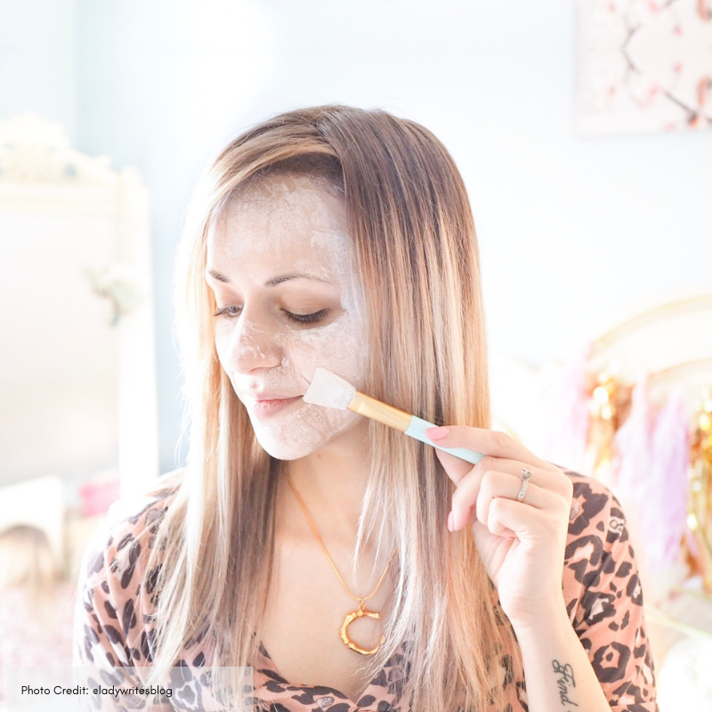 SBCSkincareUK's tweet photo. Take some time for you. You made it through the week, now time for some self-care this weekend with one of our clay masks like @LadyWrites_Blog
https://t.co/rJ4cqxevjr
#sbcgels #simplysbc #simplybeyou #skincare #lifestyle #maskmapping #facemask #masking #claymask https://t.co/O29uQmhxtv