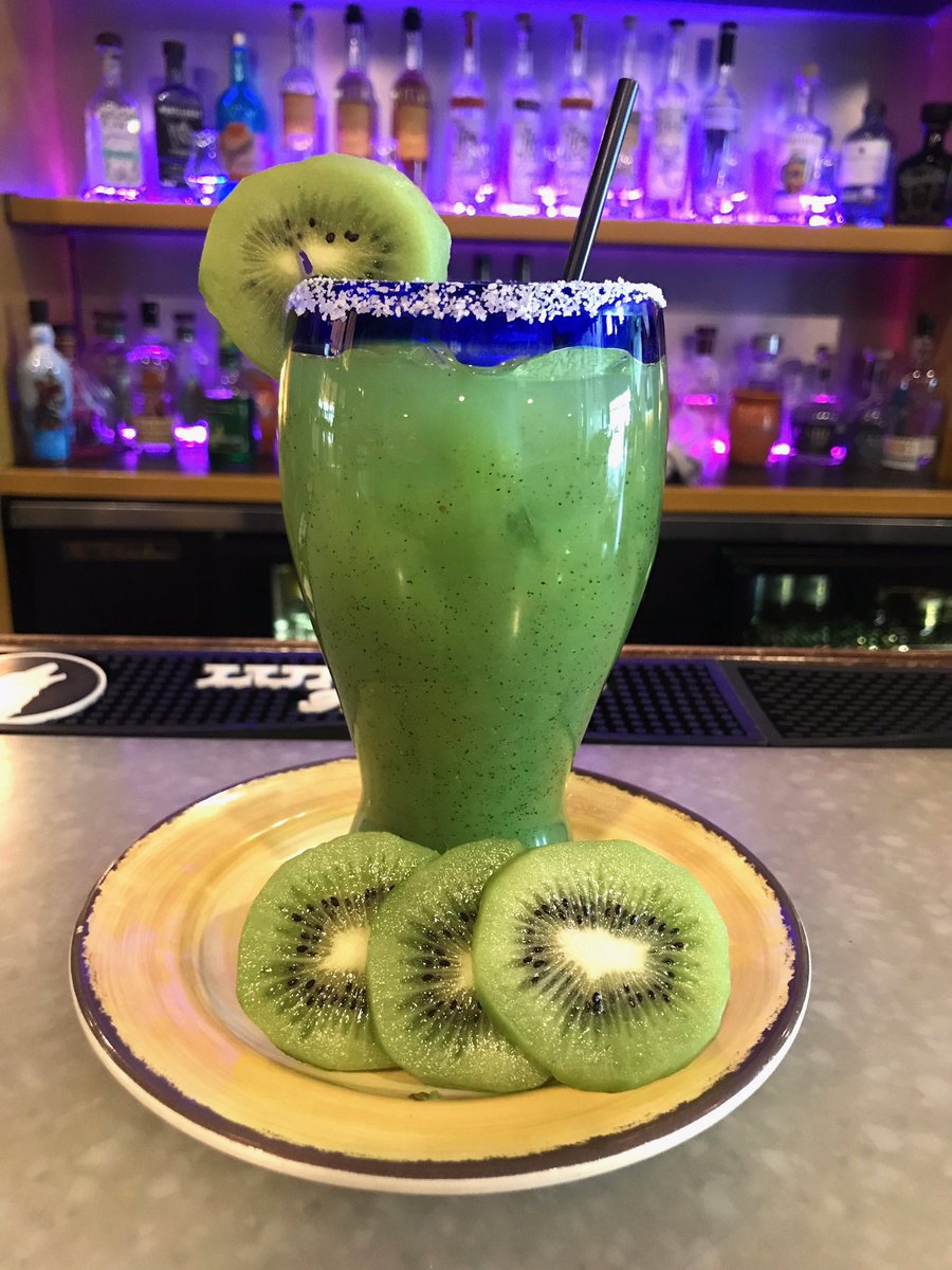 LaPalapapgh's tweet photo. Stop by this weekend to have a refreshing Kiwi #Margarita and your corned beef #Tacos! #StPatricksDay #LaPalapaExperience #SouthSidePgh #StPatricksDayWeekend #Fresh #FreshFruitCocktail #cornedbeeftacos @SouthSidePgh https://t.co/nYpeqYWjSH