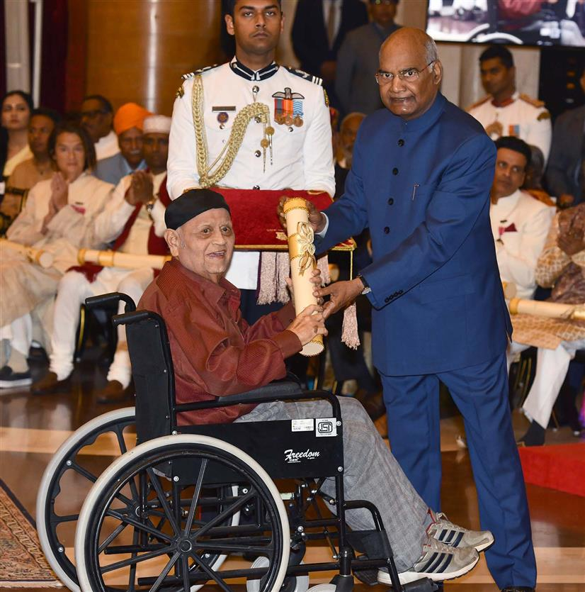 The President Ram Nath Kovind presenting the Padma Shri Award to Rajeshwar Acharya, Manoj Bajpayee, Pritam Bhartwan and Dinyar Contractor at the Civil Investiture Ceremony-II at Rashtrapati Bhavan in New Delhi.
