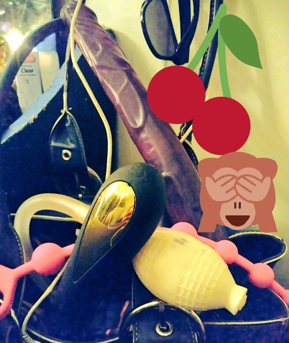 Got my bag full of #sextoys #SexySaturday is going on all day today #MILF #MilfTastic #MilfMafia https://t<a href="/tag/sextoys"class="tags">#sextoys</a><a href="/tag/sexysaturday"class="tags">#SexySaturday</a><a href="/tag/milf"class="tags"><span>#milf</span></a><a href="/tag/milftastic"class="tags"><span>#milftastic</span></a><a href="/tag/milfmafia"class="tags"><span>#milfmafia</span></a>