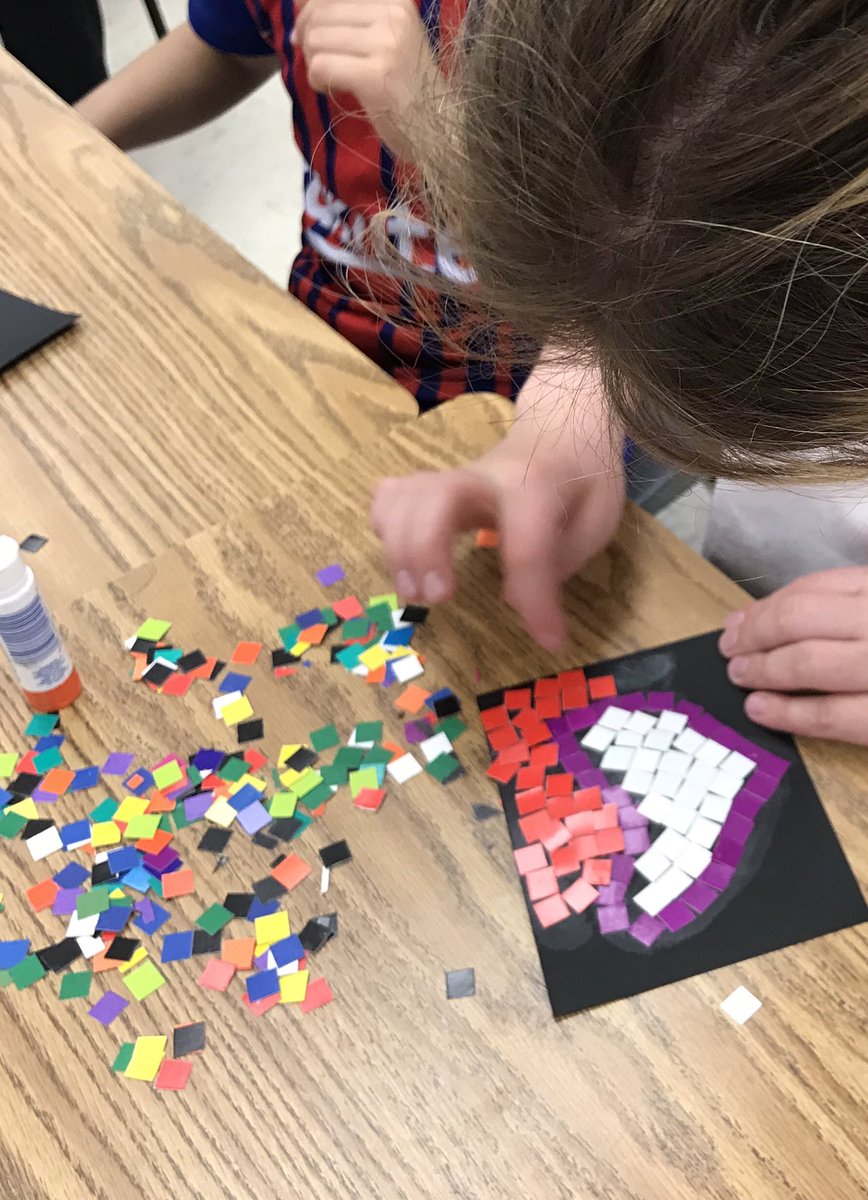 Mrs_Lacny's tweet photo. Students imitating ancient Roman art by making  paper mosaics #spottedatLOW https://t.co/ZCWzeyKkb7