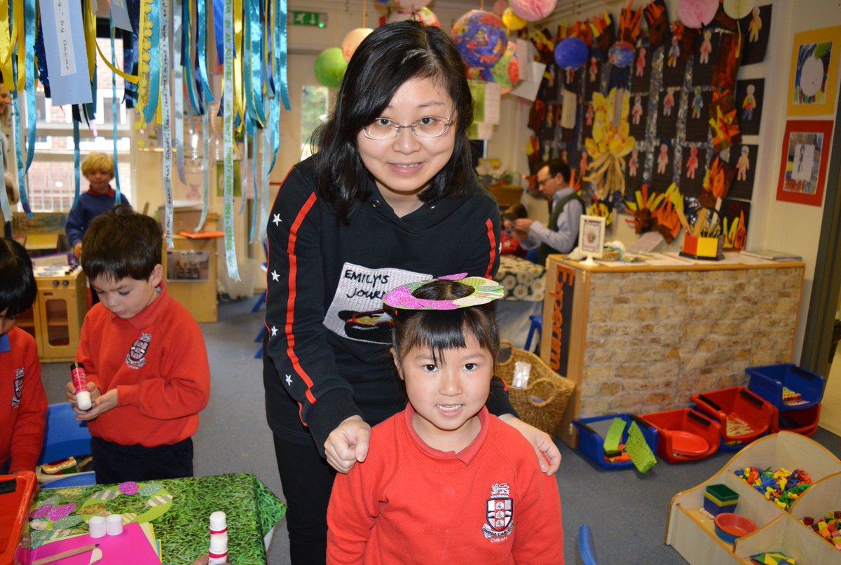 CheamPrePrep's tweet photo. 🐣🐣Easter is coming and the creativity is flowing.  How special to have your own grown up join you for some Easter Crafting in Reception @CheamSchool.  Everyone was certainly very busy. 🐣🐣 https://t.co/AE1RTIUAtr