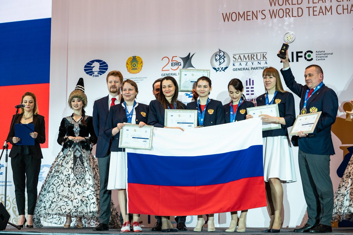 chesscom_ru's tweet photo. Итоговый репортаж о победе сборной России на Командном чемпионате мира в Астане. Все самые интересные партии двух заключительных туров и фотографии с церемонии закрытия.
#WTCC2019
@ruchess_ru
@chessqueen @SergeyKaryakin @lachesisq 
 https://t.co/pY4GprqbnV https://t.co/mYrG3ouuy8