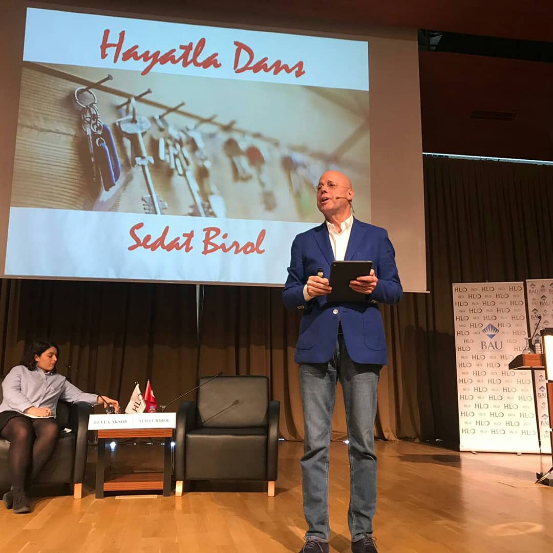 bau_hlo's tweet photo. Siyaset Okulu 15 11. Haftası Eczacıbaşı Eski Genel Müdürü ve Yaşam Koçu Sayın Sedat Birol 'un "Hayatla Dans" Başlıklı Sunumlarıyla Devam Ediyor. #siyasetokulu15 https://t.co/gAsGWiJiBy