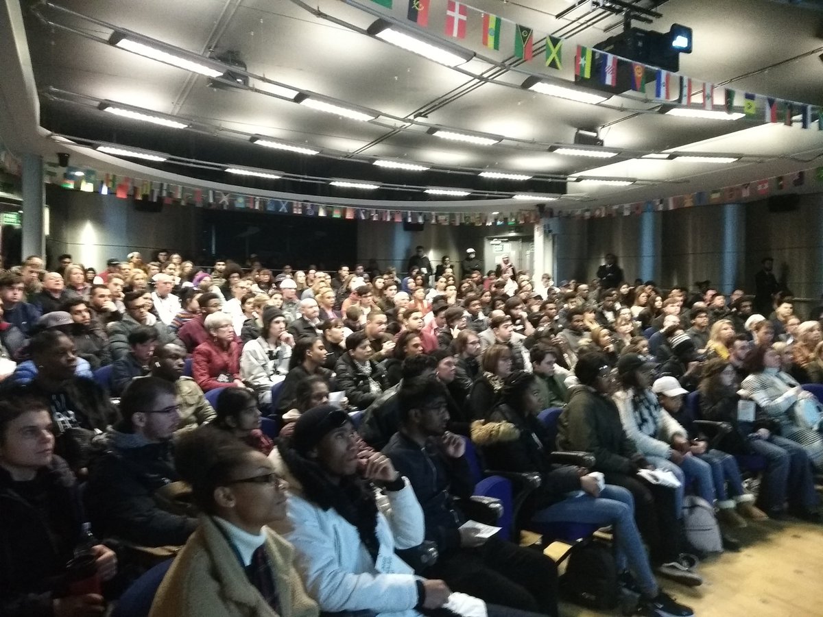 Welcome talk by Dr David Tann for our 2nd Offer Holders Day, full house! #ChooseUEL <a href="/TangeUK/">Prof David Tann</a> <a href="/ACEatUEL/">ACE at UEL</a> <a href="/UEL_News/">Uni of East London</a>