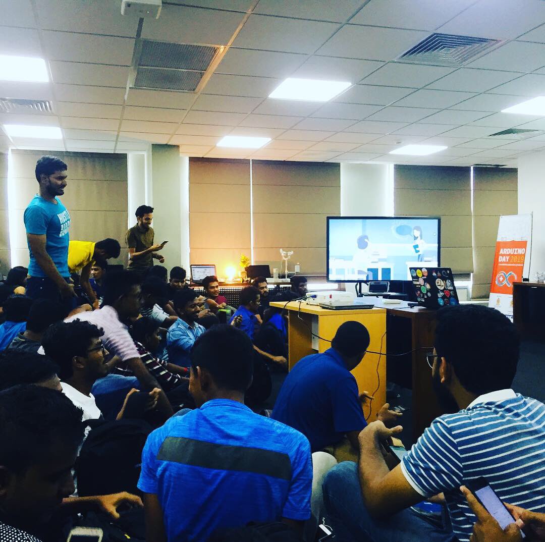 Mr_Dhanuwa's tweet photo. Arduino day 2019 #Srilanka #ArduinoDay2019 #thingerbits https://t.co/3a1Zd1OId1