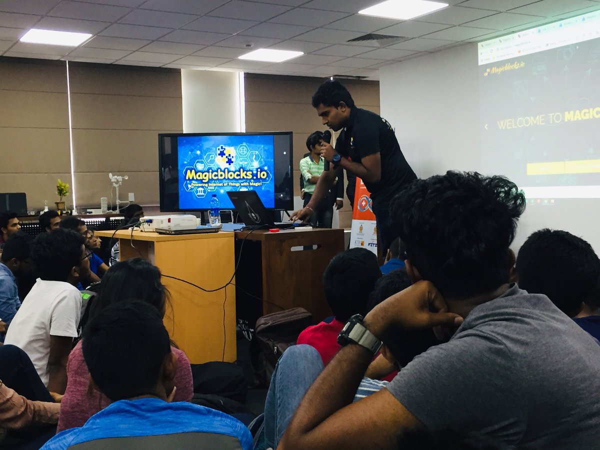 Mr_Dhanuwa's tweet photo. Arduino day 2019 #Srilanka #ArduinoDay2019 #thingerbits https://t.co/3a1Zd1OId1