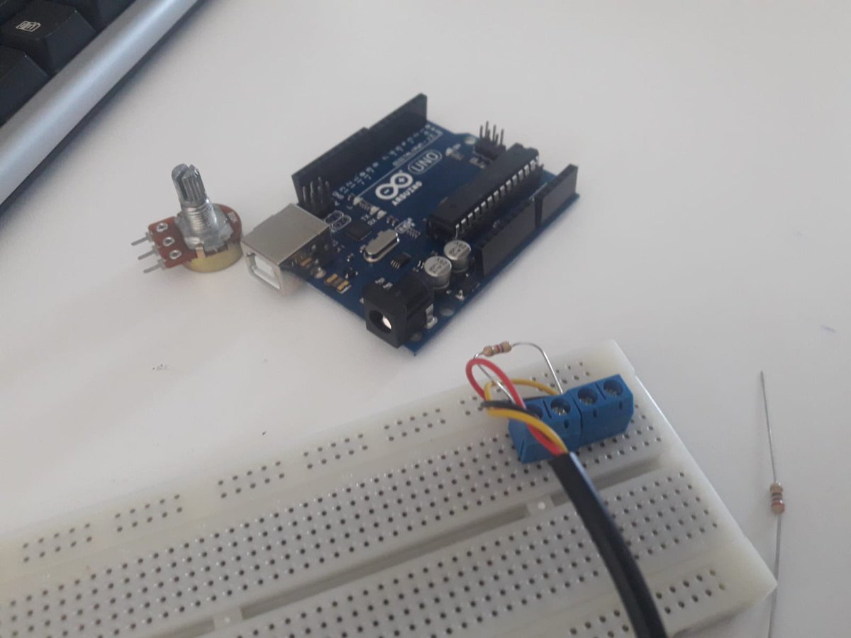 TechRioja's tweet image. #aprendiendoarduino #ArduinoD19 desde cero. Disfrutando cómo niños!