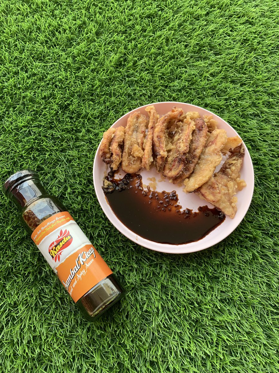 theharisayub's tweet image. Tea time pisang goreng dgn sambal kicap kasdu. Padu weh! 🤤 

#tempekriukkriuk #sambalkicap
