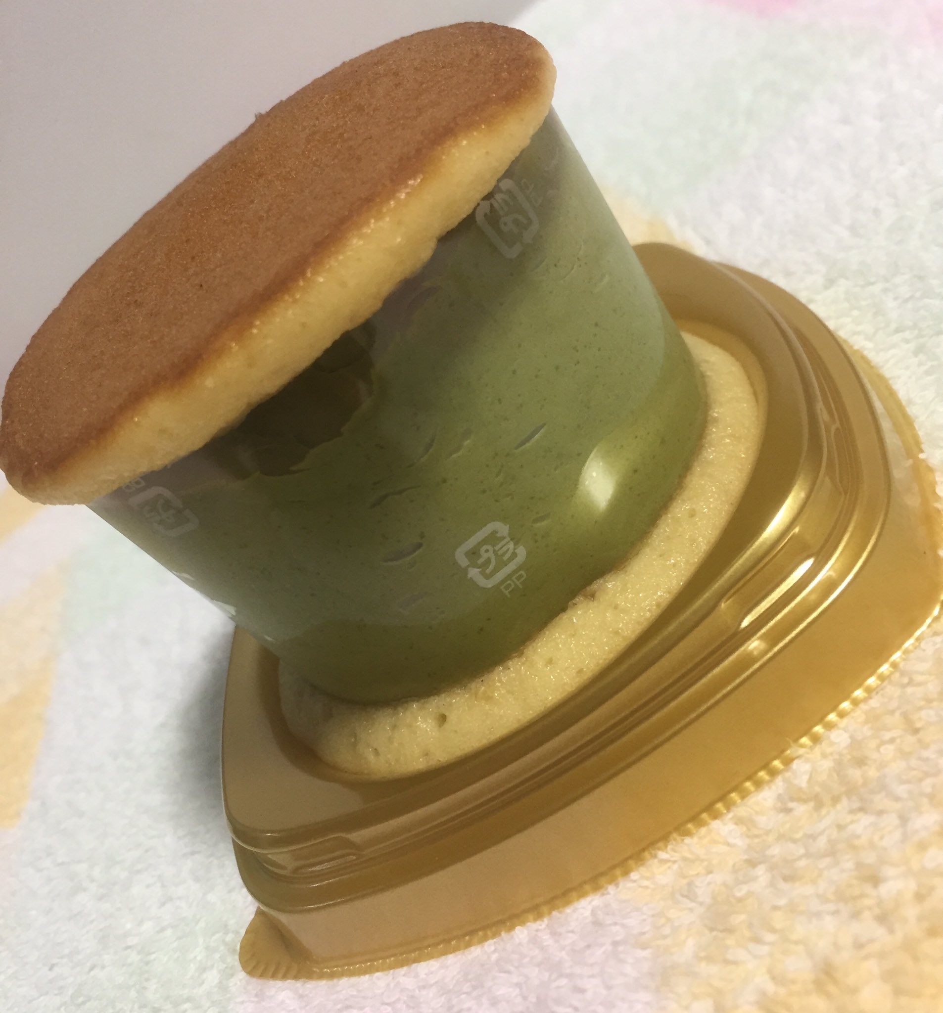 تويتر 茶漬け Cca同盟 على تويتر 皆さんこんばんは 久しぶりのスイーツイート モンストでどら焼きばっか集めてたから 食べたくなってコンビニで抹茶どら焼き買ってきた 横アングルのクセがすごいんじゃ T Co 6q3klfivtb