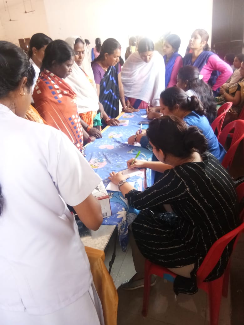 WCD_Dindori's tweet photo. POSHANMela organised at District level under #POSHANPakhwada #MPPOSHANPakhwada Nutritious recipe displayed_Health checkups_Swachhta discussion_rangoli and drawing competition
@MinistryWCD @HRDMinistry @MoHFW_INDIA @Swachhbharat @Sprerak @TataTrust @UNICEF https://t.co/prHalKvnDm