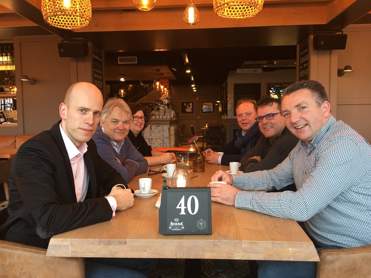 De toekomst van bruisende binnensteden in het Vechtdal. <a href="/kees_hofstee/">kees hofstee</a> en ik op bezoek bij Grand Café de Troubadour Hardenberg. Prachtig café!

Kees is de kandidaat uit het Vechtdal voor de Overijsselse Staten verkiezingen! #OnsOverijssel #kiesVVD #kiesvoordoen