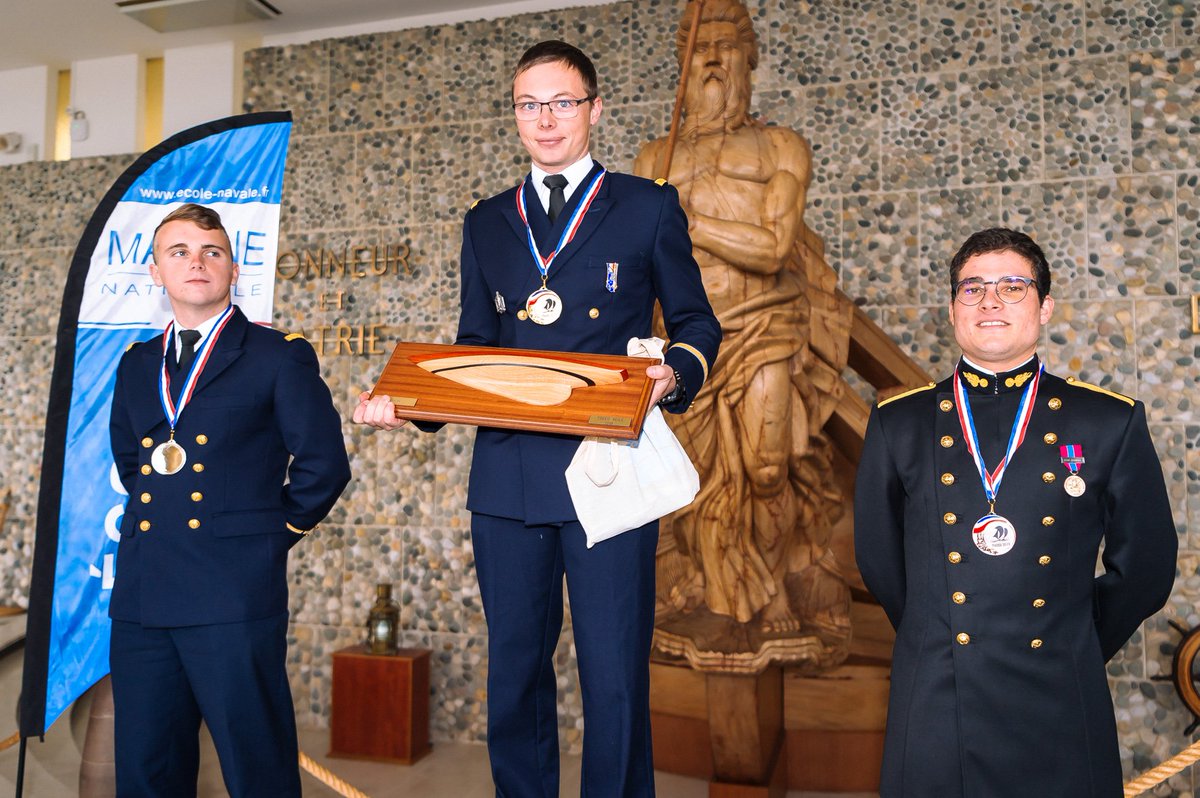 Ecole_navale's tweet photo. [ #TSGED voile : classement final ⛵️💦]  On retrouve sur le podium final ⤵️
  🥇L'@ENSTABretagne  🥈L'@Ecole_navale 🥉@Polytechnique 
Puis :
  
 4️⃣ L'@ENSTAParisTech
 5️⃣ Le @bron_esa 
 6️⃣ L'@ISAE_officiel 
 7️⃣ @SaintCyrCoet   

Félicitations à l'ensemble des participants ! 👏 https://t.co/yOg2y7hjgM
