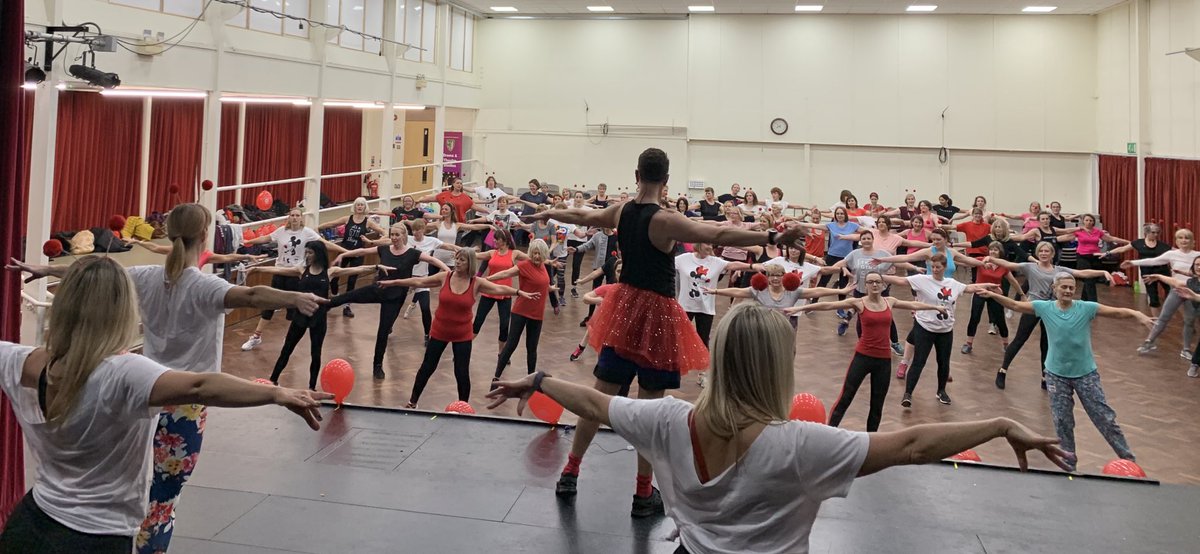 ianwaite's tweet photo. Didn’t we have an amazing time last night. Raising money for @comicrelief 🔴 #RedNoseDay with a @Fit_Steps class at St Crispin’s School Wokingham. Thanks to everyone’s generosity we raised £1️⃣5️⃣0️⃣0️⃣! THANK YOU THANK YOU THANK YOU This will go a long way WELL DONE!! 👊🏼🙌🏼👏🏼👍🏼😘👯‍♀️ https://t.co/xjKXHfTjZ0